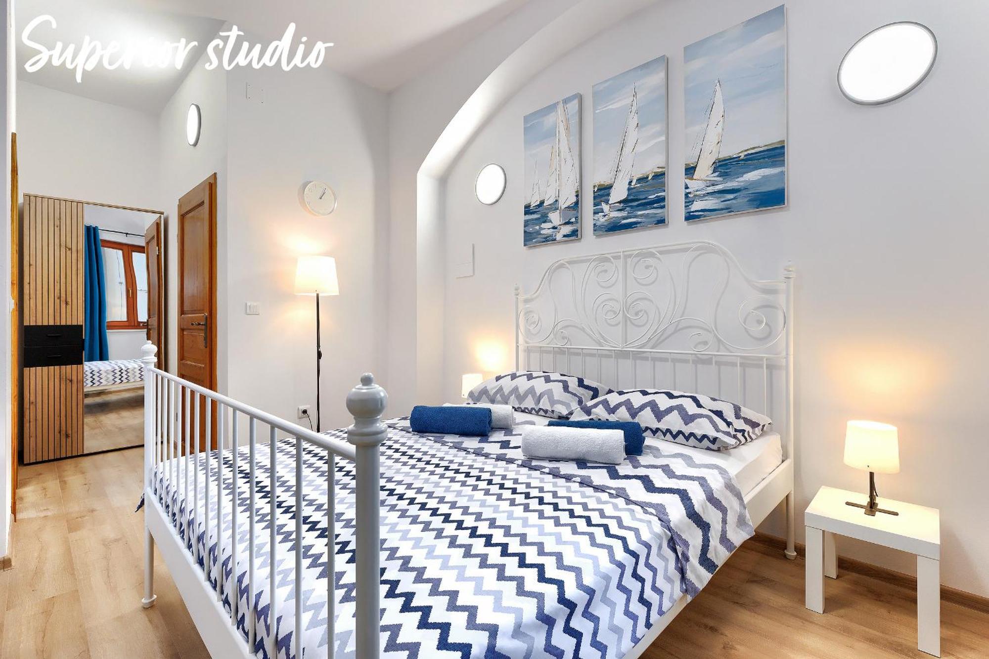 Studios Notte Sul Porto Ровин Екстериор снимка