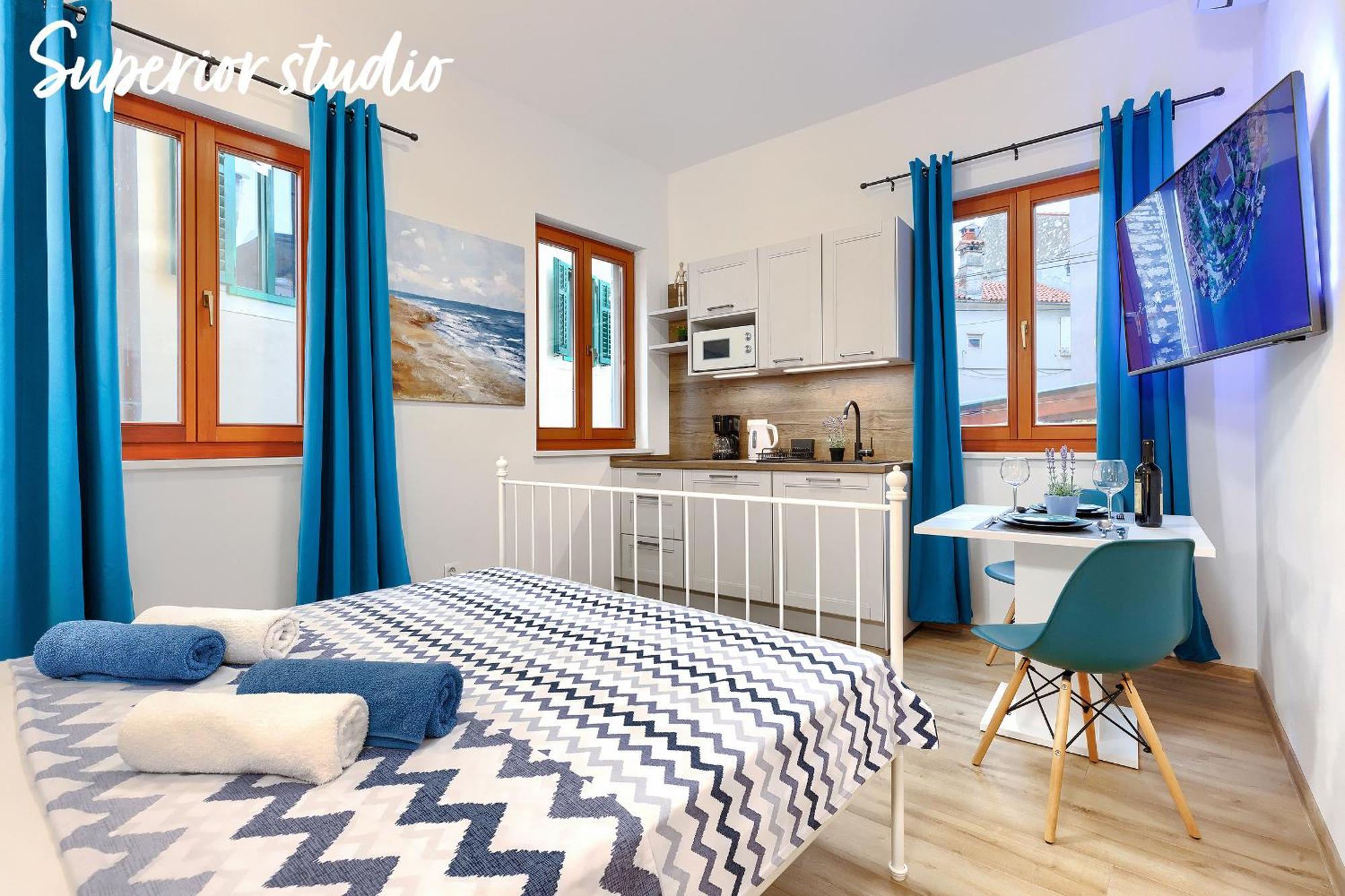 Studios Notte Sul Porto Ровин Екстериор снимка