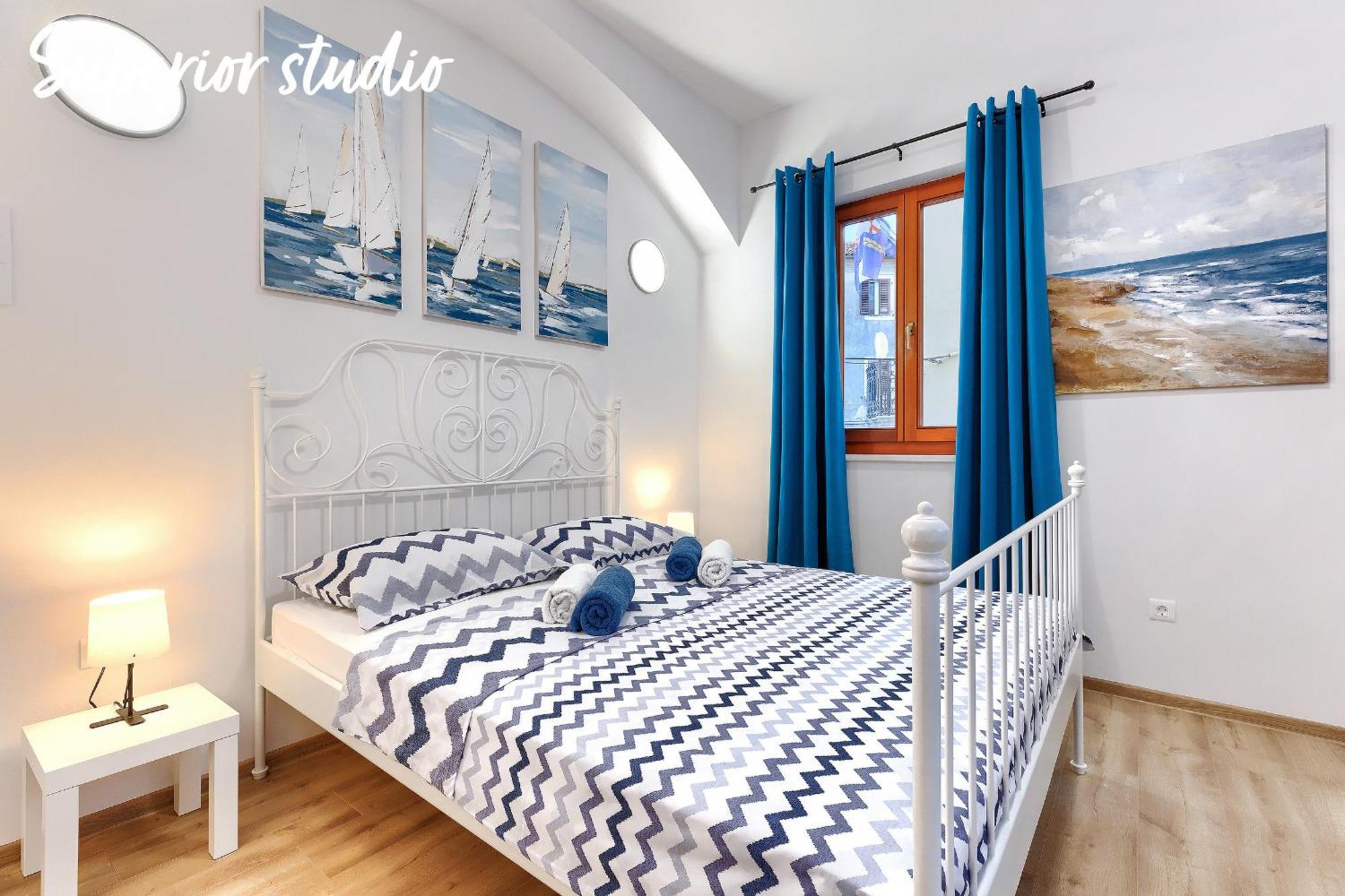 Studios Notte Sul Porto Ровин Екстериор снимка