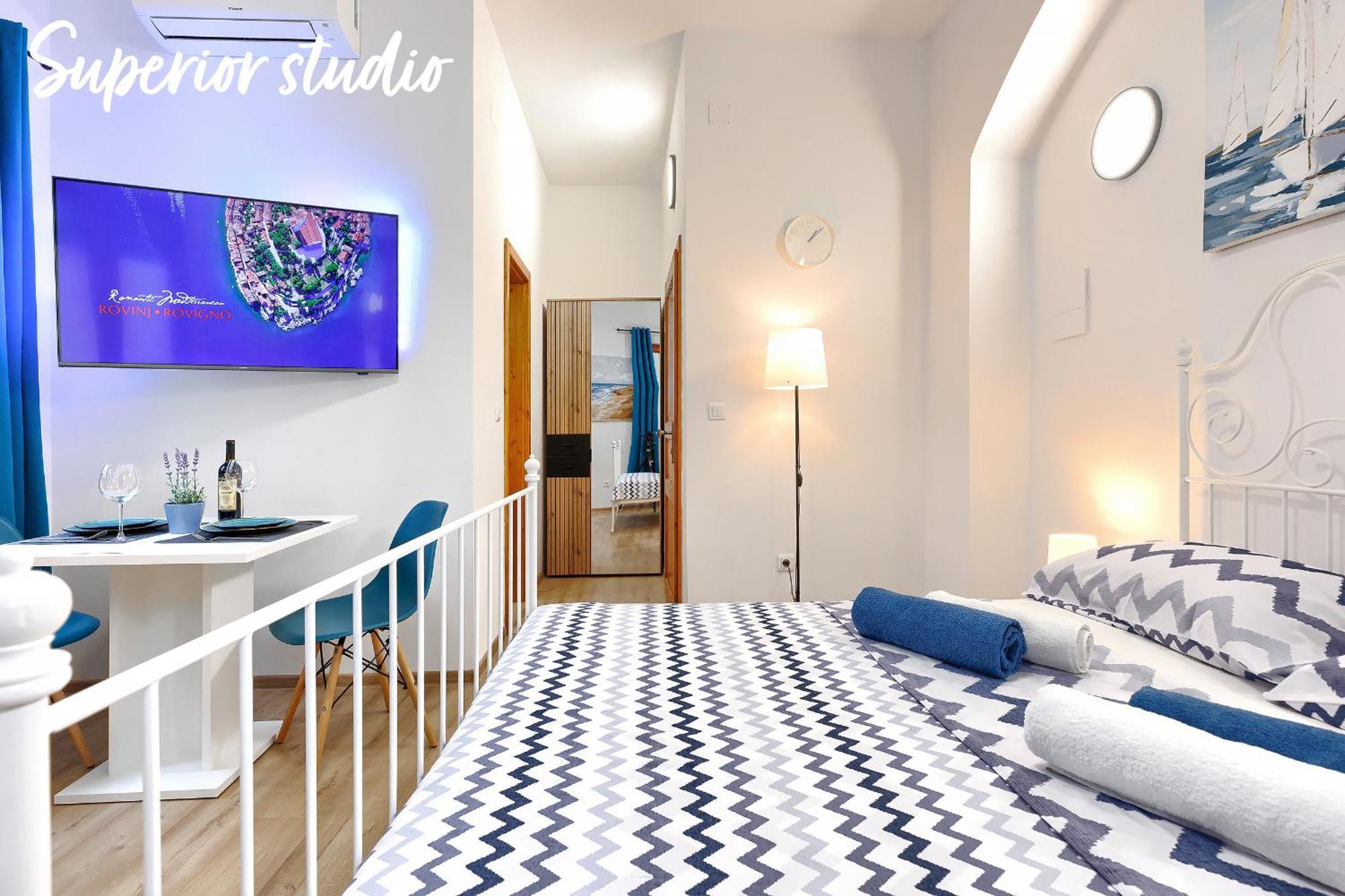 Studios Notte Sul Porto Ровин Екстериор снимка